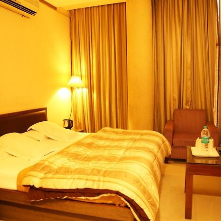 Hotel H26 Chandigarh Ngoại thất bức ảnh