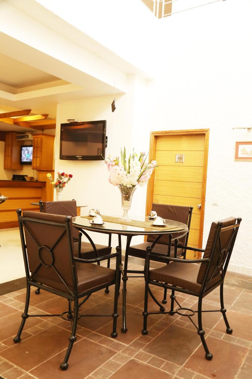 Hotel H26 Chandigarh Ngoại thất bức ảnh