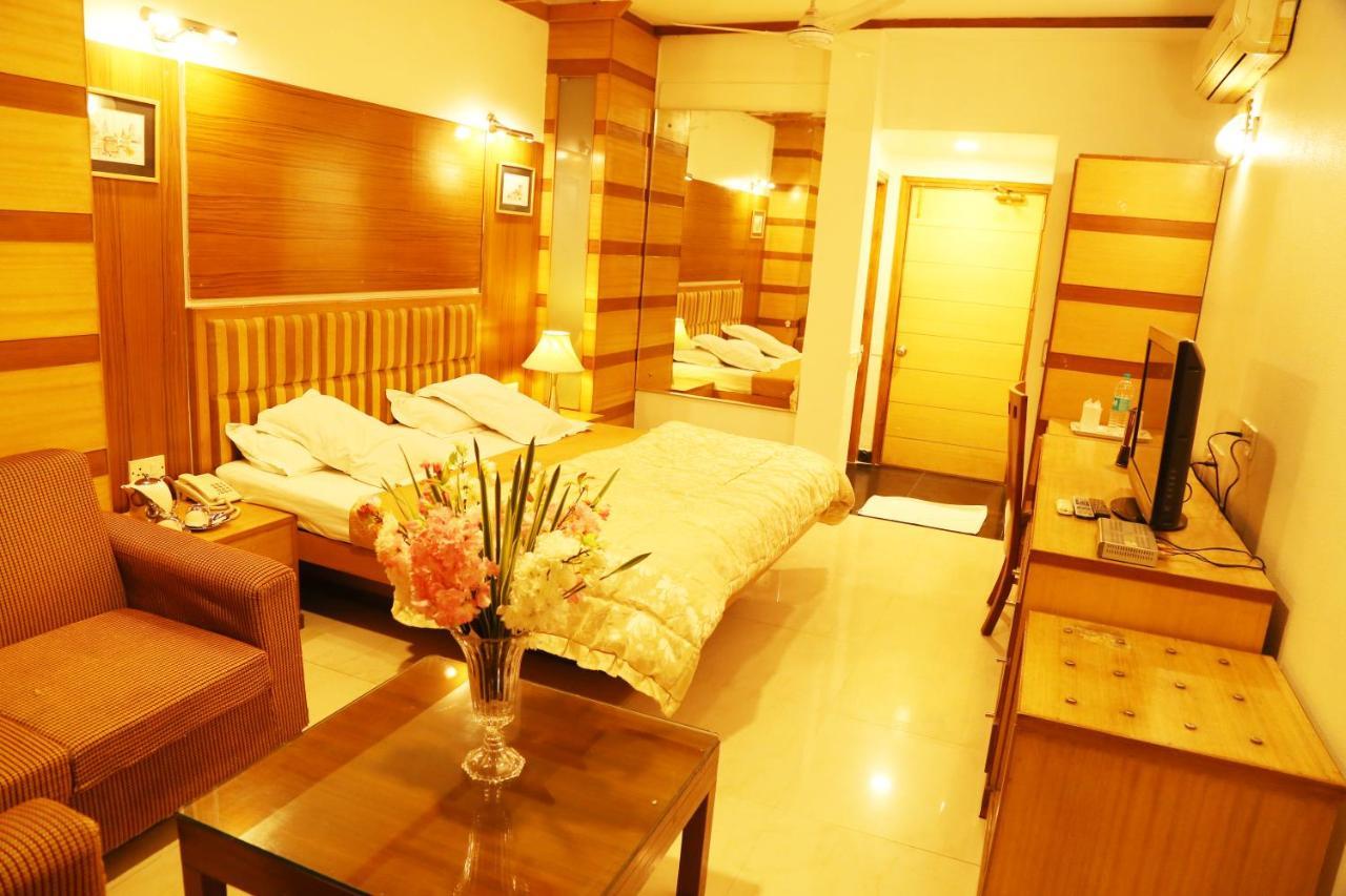 Hotel H26 Chandigarh Ngoại thất bức ảnh