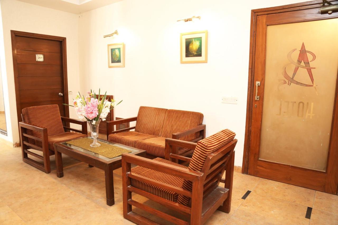 Hotel H26 Chandigarh Ngoại thất bức ảnh