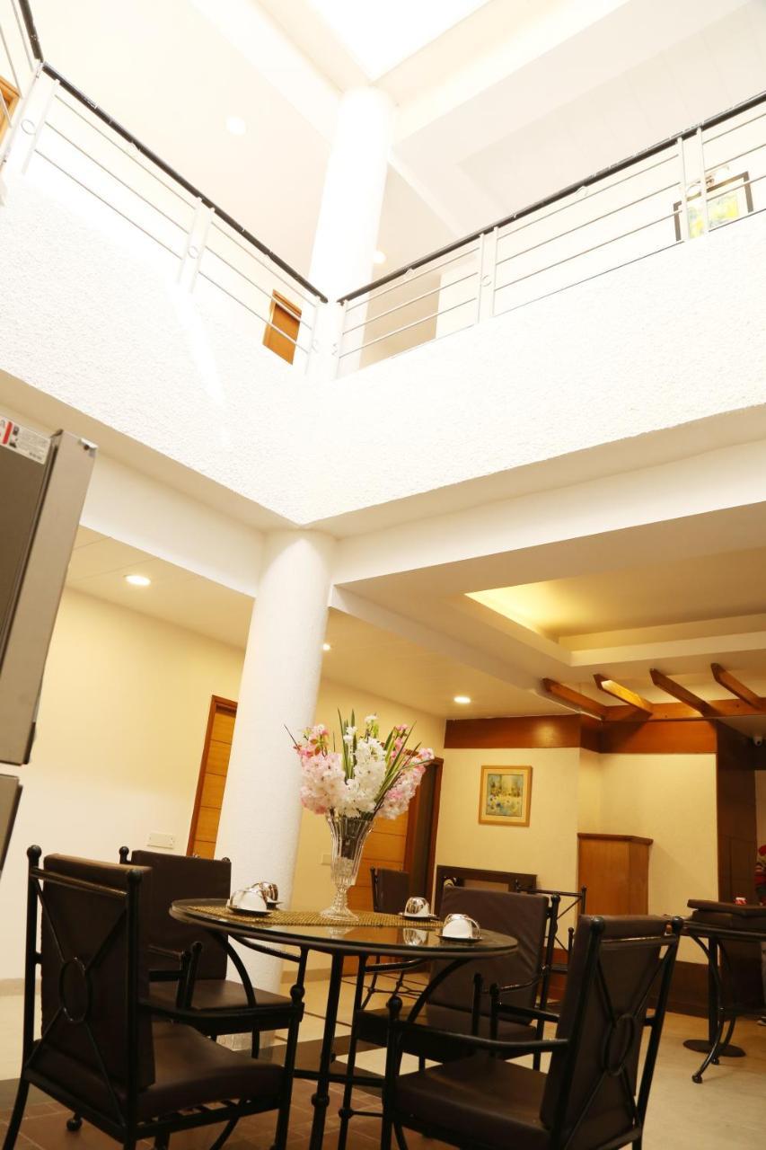 Hotel H26 Chandigarh Ngoại thất bức ảnh