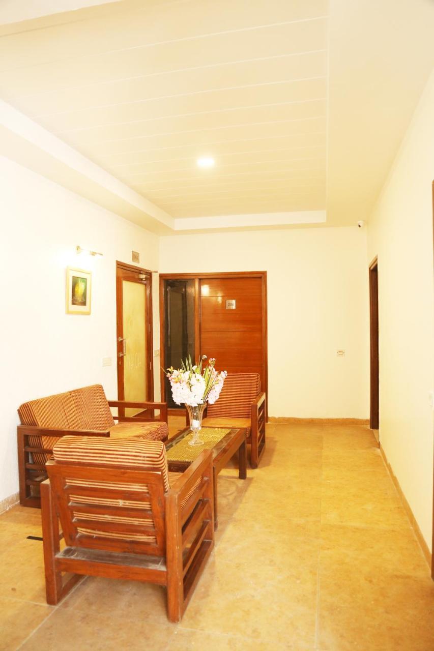 Hotel H26 Chandigarh Ngoại thất bức ảnh