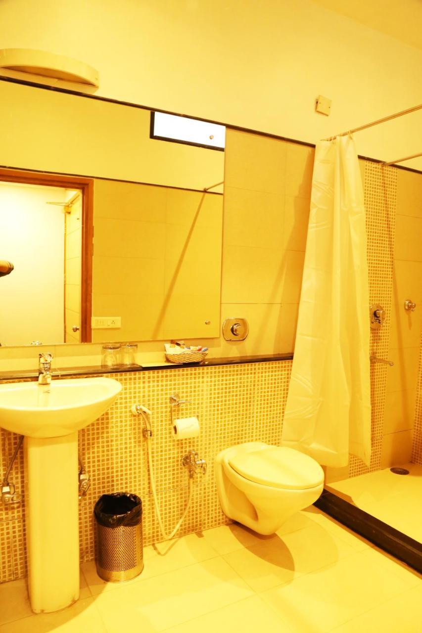 Hotel H26 Chandigarh Ngoại thất bức ảnh