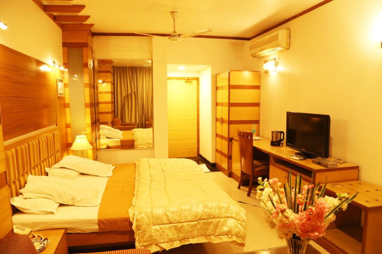 Hotel H26 Chandigarh Ngoại thất bức ảnh