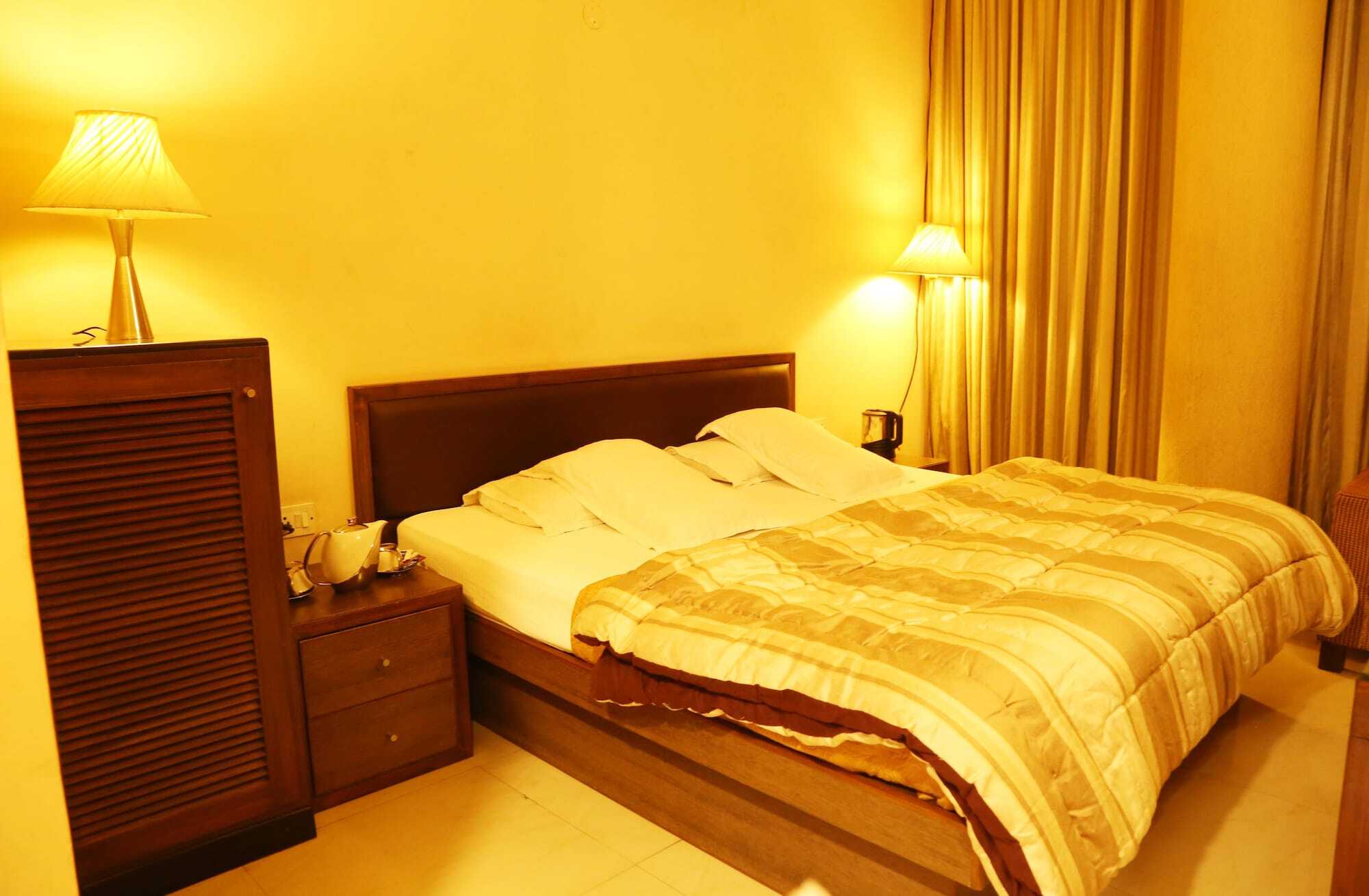 Hotel H26 Chandigarh Ngoại thất bức ảnh