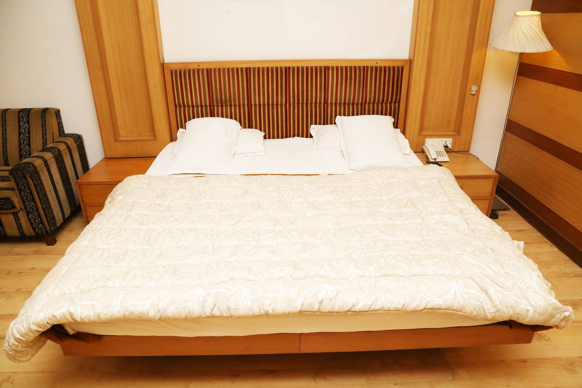 Hotel H26 Chandigarh Ngoại thất bức ảnh